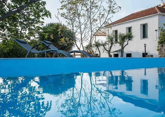 Dekem Residence